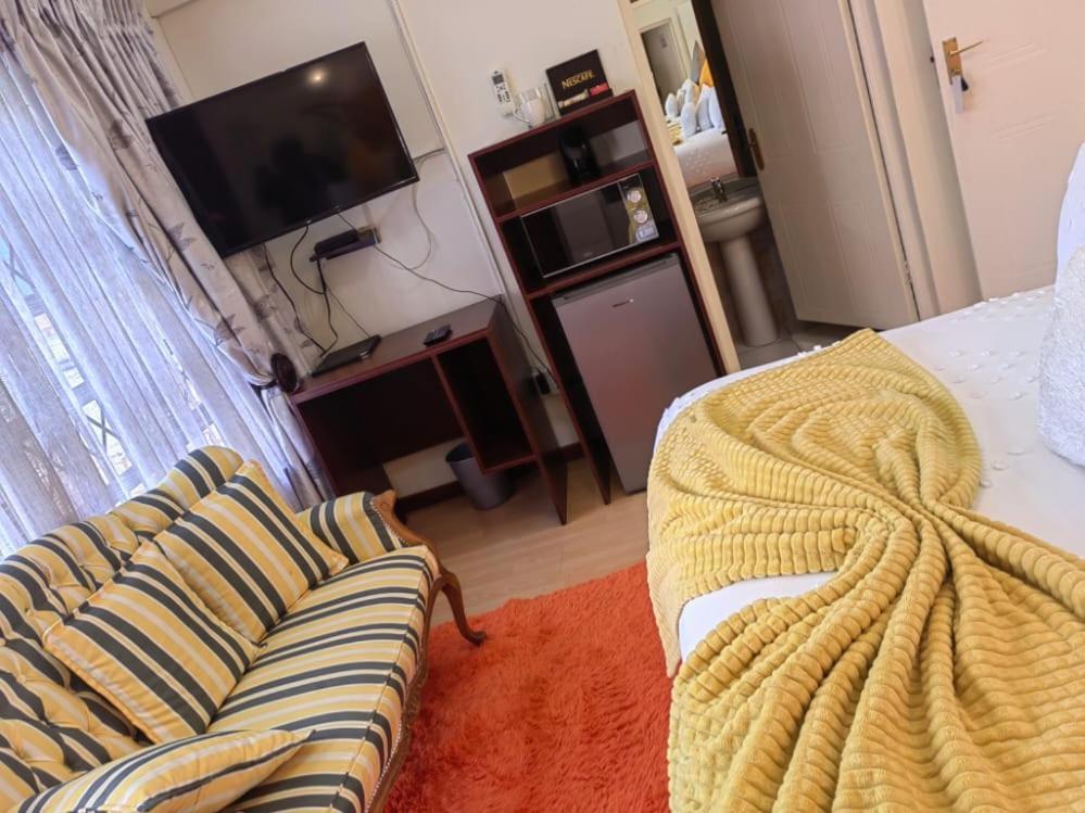 Obaa Sima Guest House Mthatha Ngoại thất bức ảnh