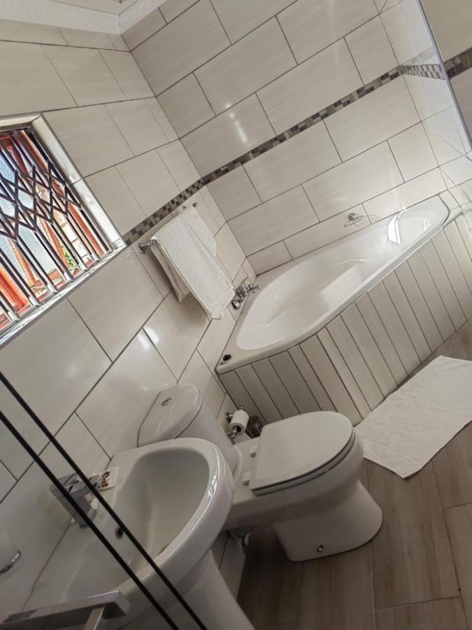 Obaa Sima Guest House Mthatha Ngoại thất bức ảnh